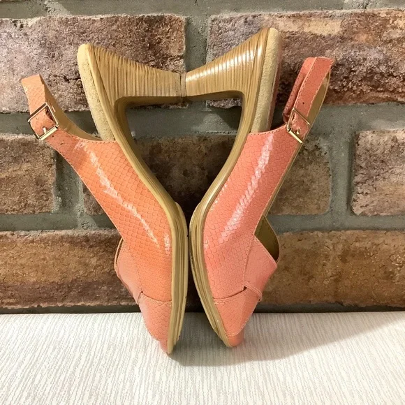 SOFTSPOTS Coral Patent Leather Slingback Sandals - Picture 5 of 12